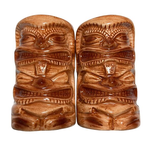 Brown Ceramic Tiki Salt and Pepper Shakers Hawaiian Polynesian Totem Set of 2 - Picture 1 of 10